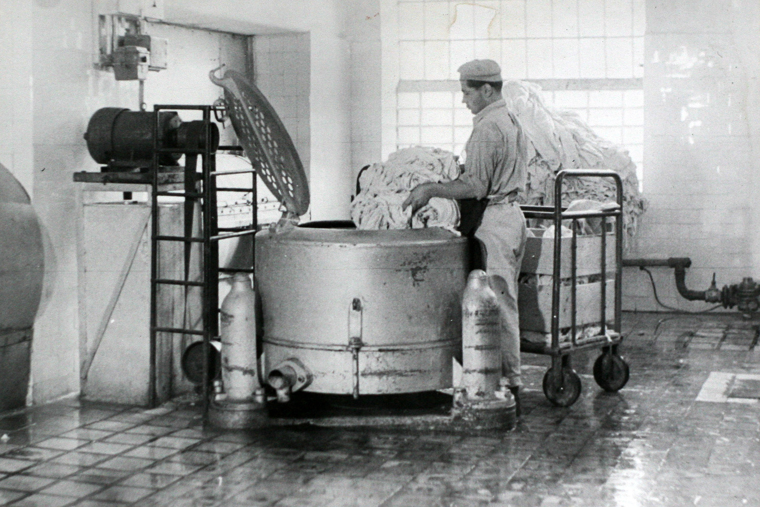 Illustration for article titled A gépek, amik megállították a tífuszt Budapesten