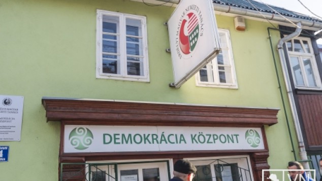 Hogyan kerüli meg a magyar kormány a román pártfinanszírozási törvényeket?