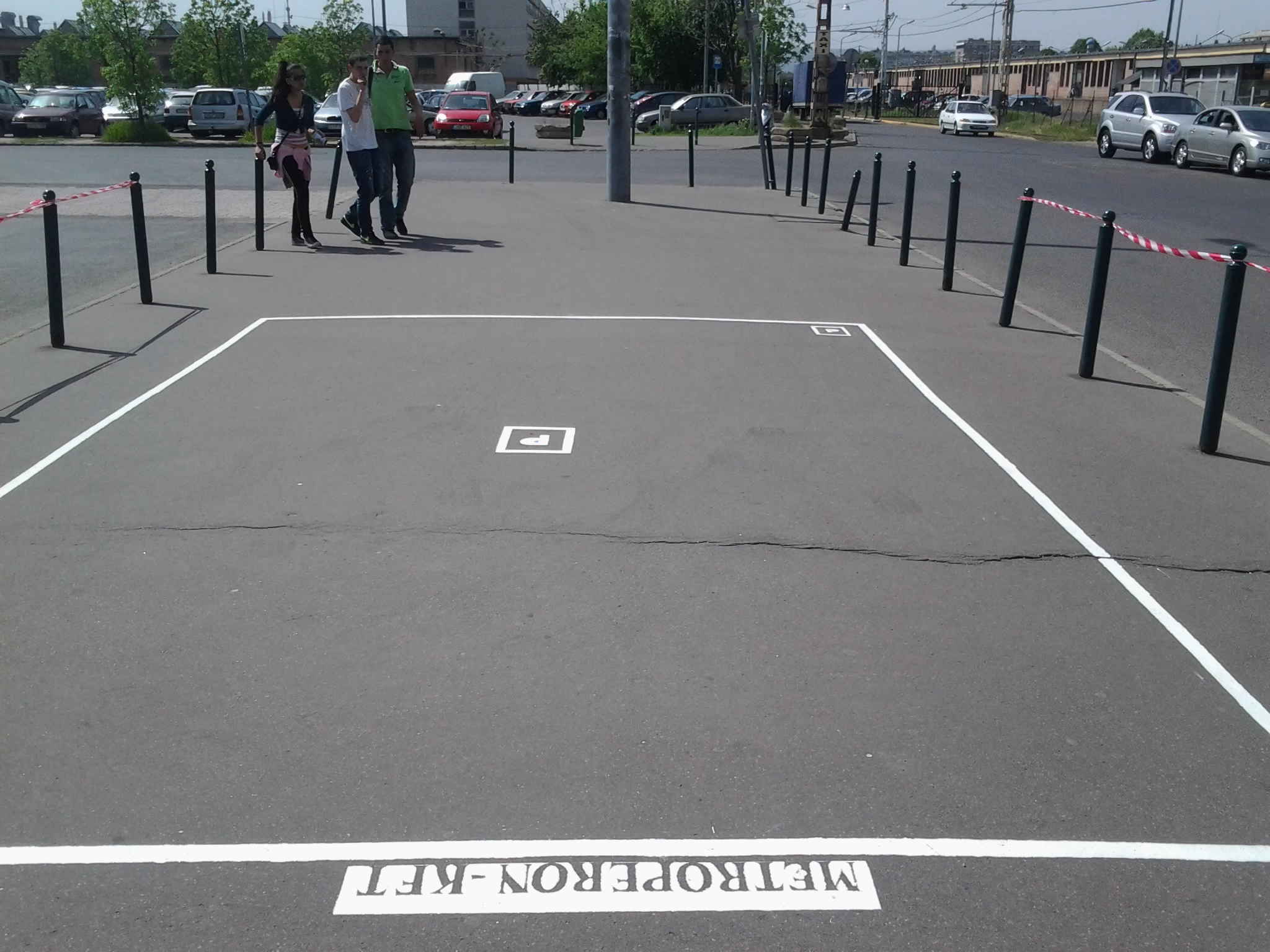 Illustration for article titled Valami nagyon furcsa izé épül az Örs vezér terén