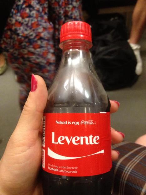 Illustration for article titled A KDNP-tól lopta a Coca-Cola az új kampányát