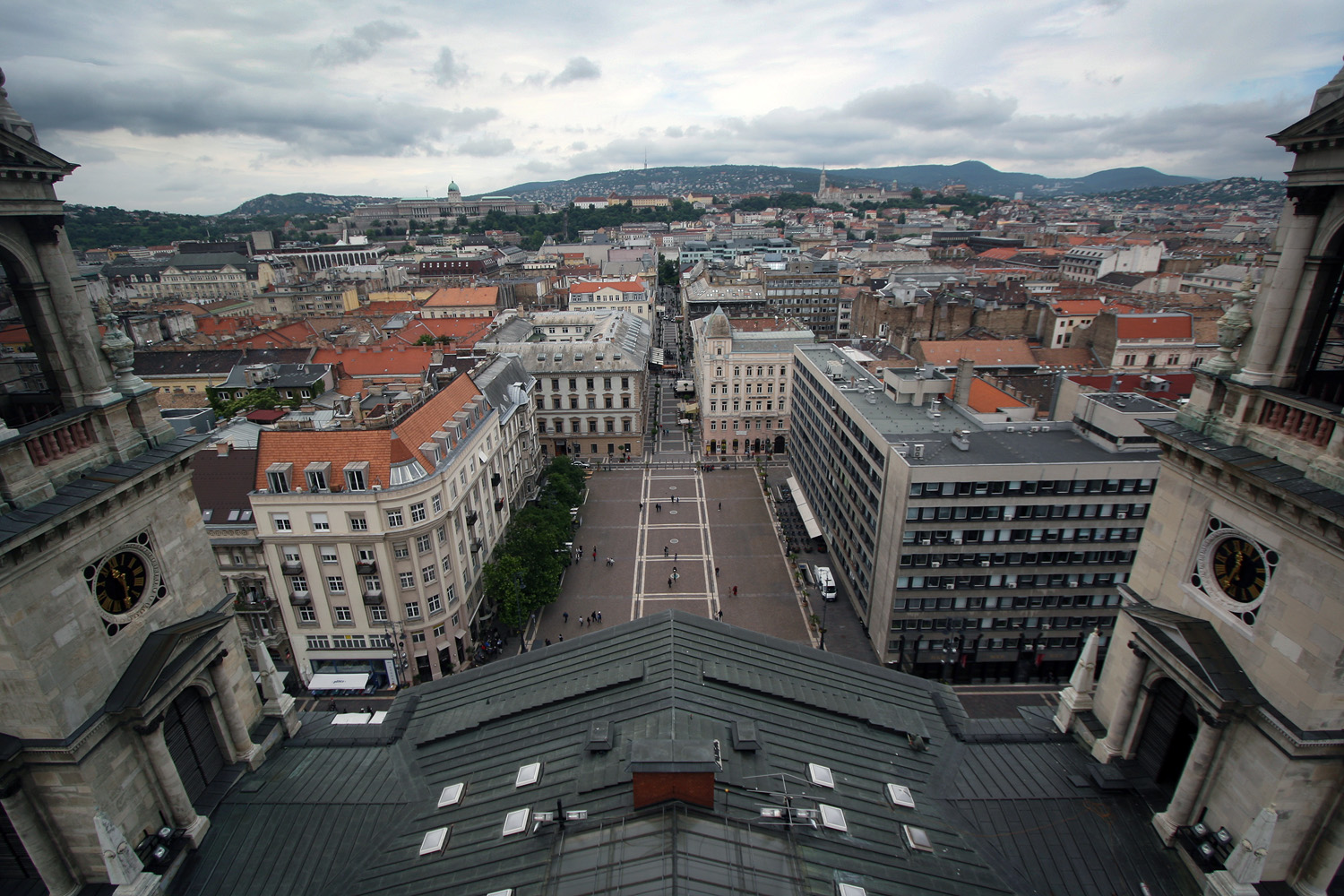 Illustration for article titled Gigászok harca: egyházi panoráma vs óriáskerék