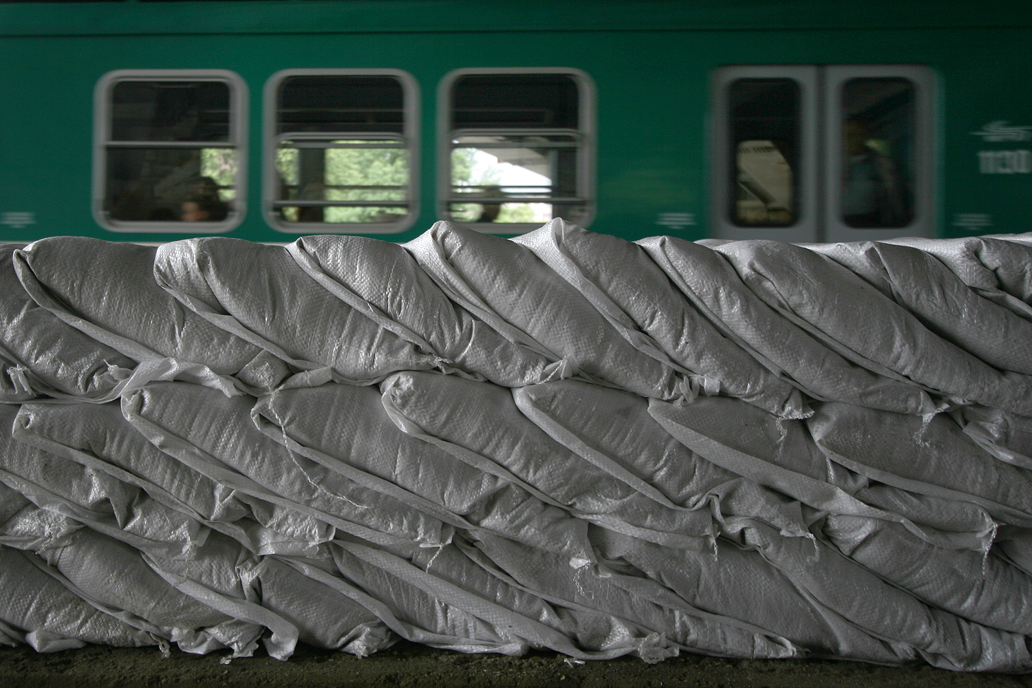 Illustration for article titled Javában homokzsákolnak Budapesten is — a Cink képriportja