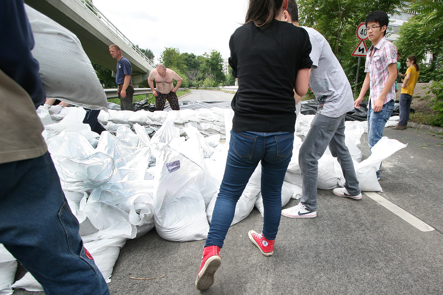 Illustration for article titled Javában homokzsákolnak Budapesten is — a Cink képriportja