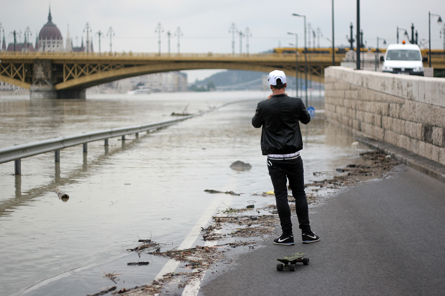 Illustration for article titled Javában homokzsákolnak Budapesten is — a Cink képriportja