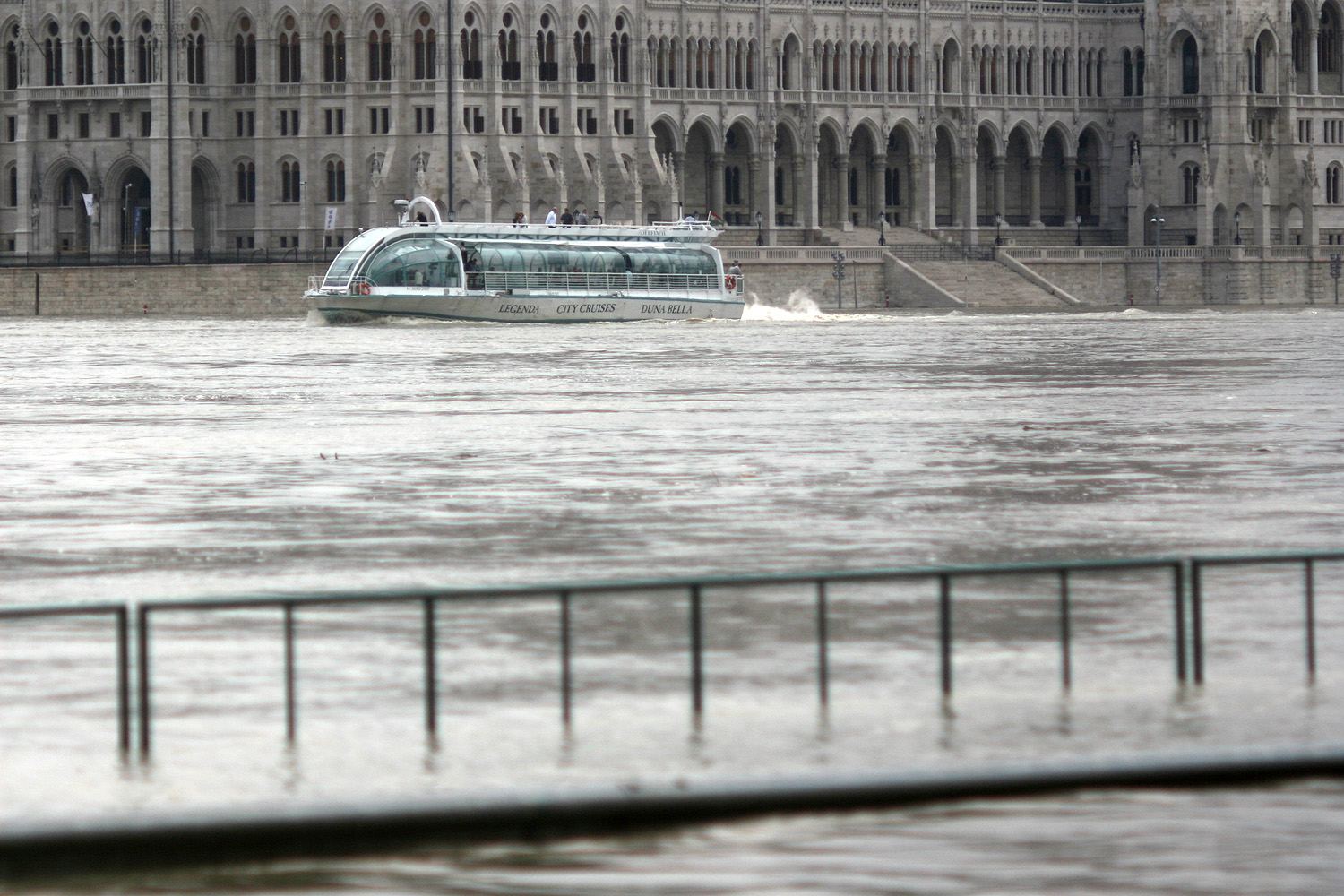 Illustration for article titled Javában homokzsákolnak Budapesten is — a Cink képriportja