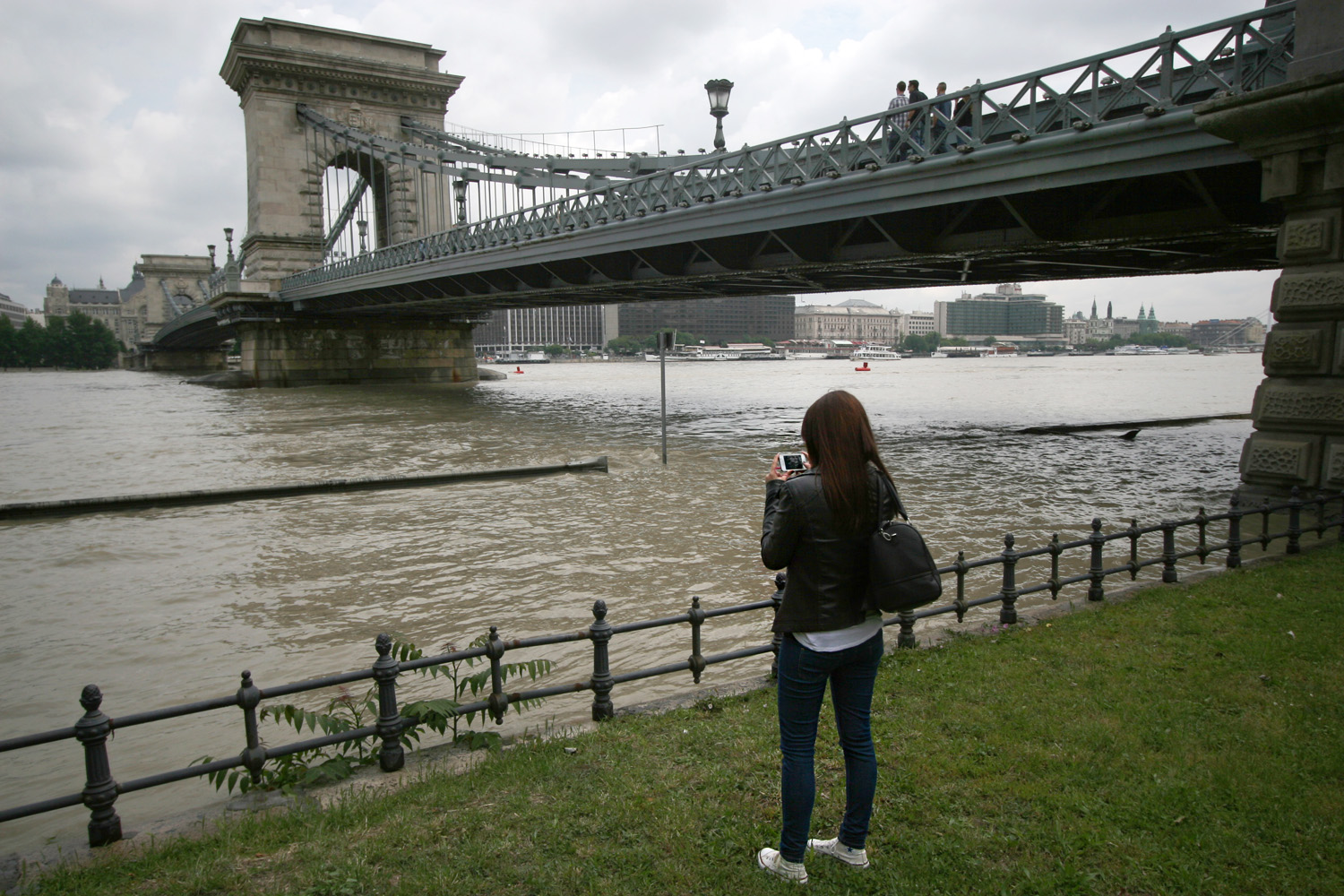 Illustration for article titled Javában homokzsákolnak Budapesten is — a Cink képriportja