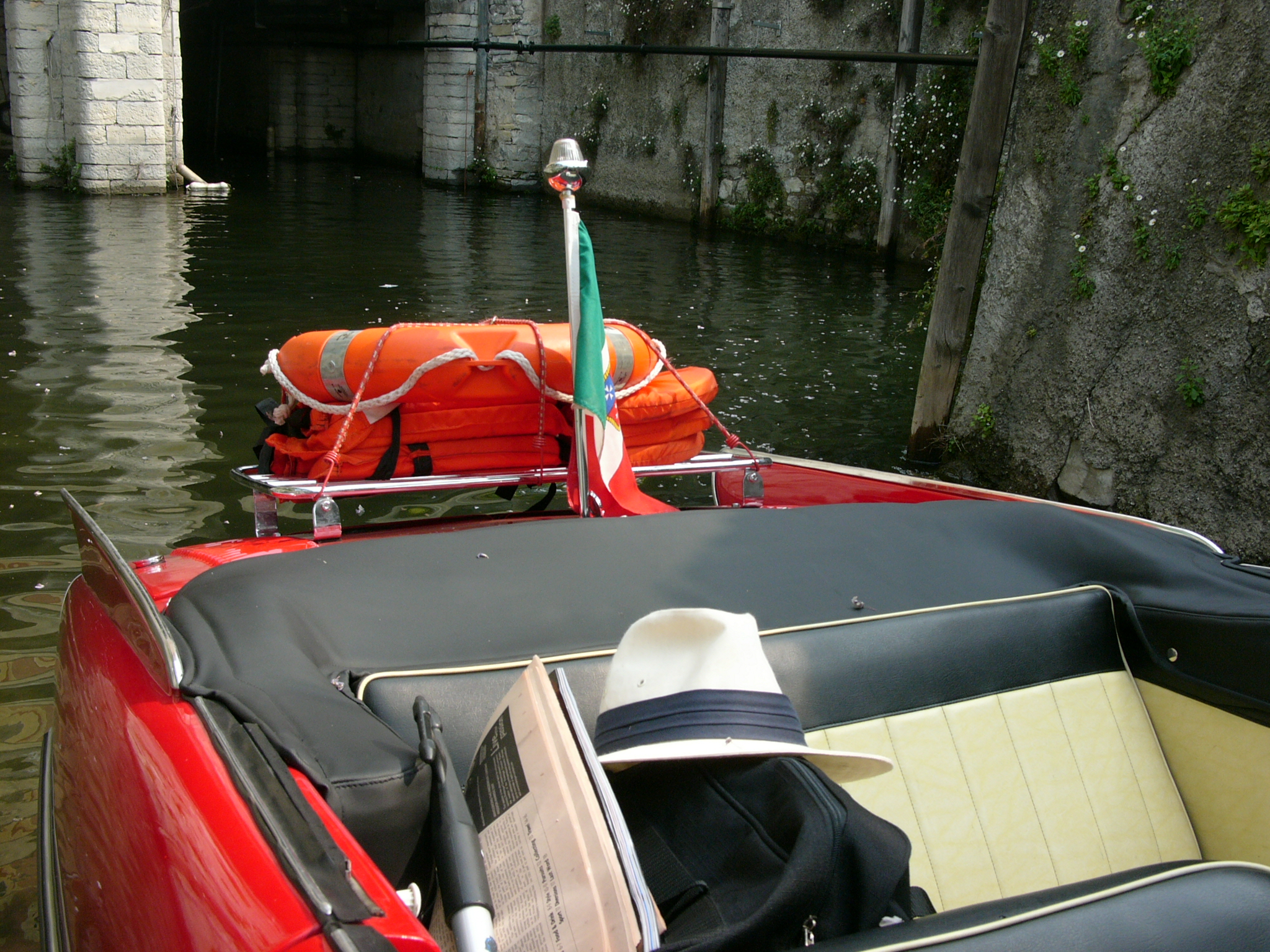 Illustration for article titled Amphicarral kéne kimenni a Dunára