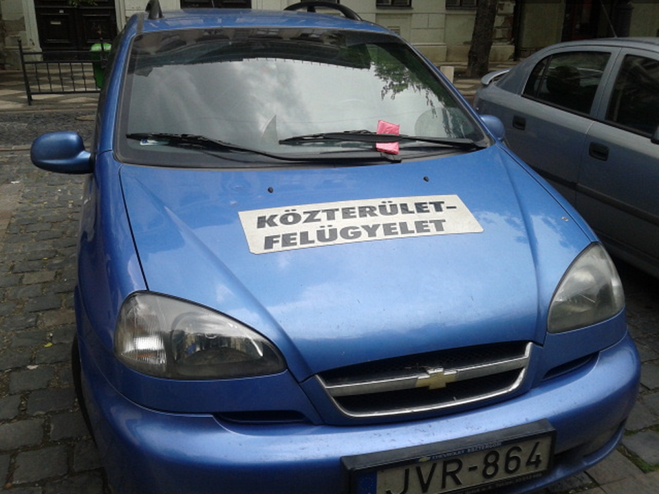 Megbüntették a leghülyébb ál-közterületfelügyelőt