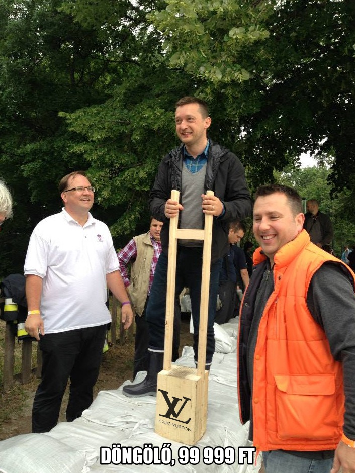 Minek örül Rogán Antal a gáton?