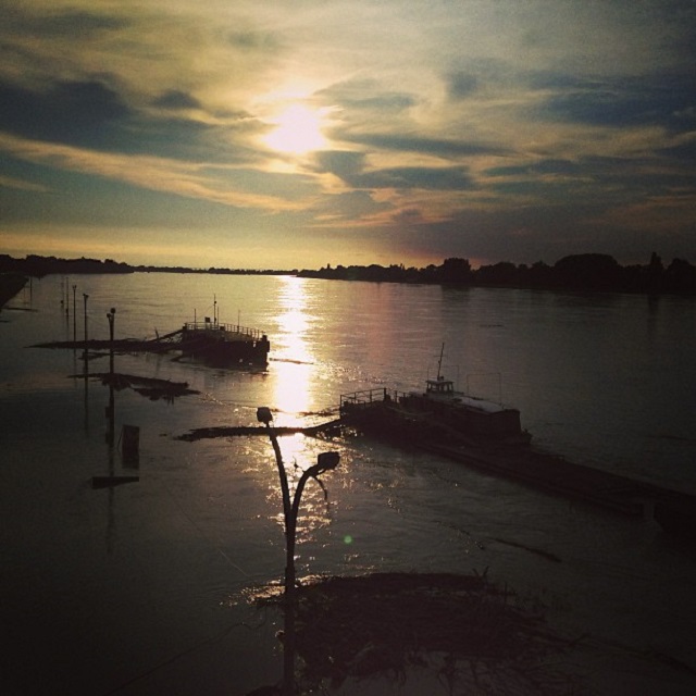 Illustration for article titled Hipszterfotók a Nagy Magyar Árvízről