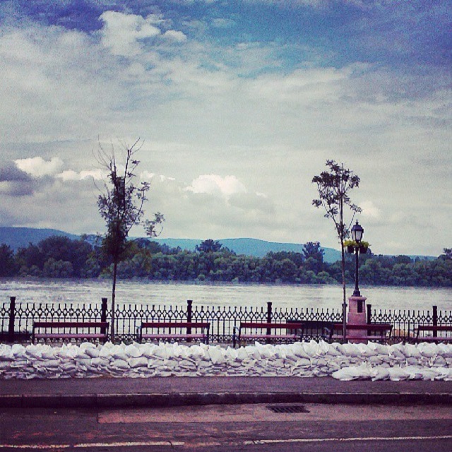 Illustration for article titled Hipszterfotók a Nagy Magyar Árvízről