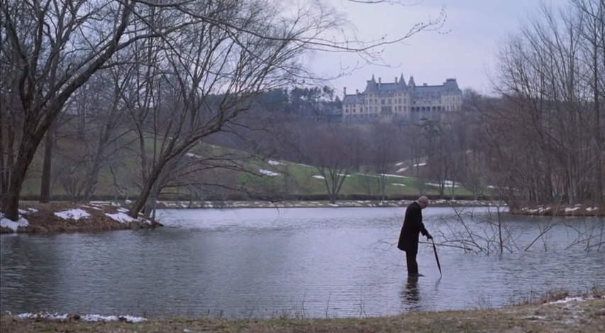 Illustration for article titled Ki lehetett a Titokzatos Esernyős Ember a Dunában? (UPDATE)