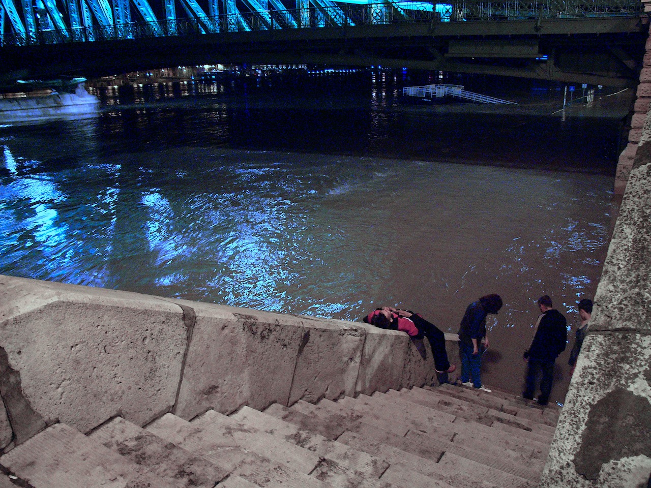 Illustration for article titled Az árvíz sistereg éjszaka