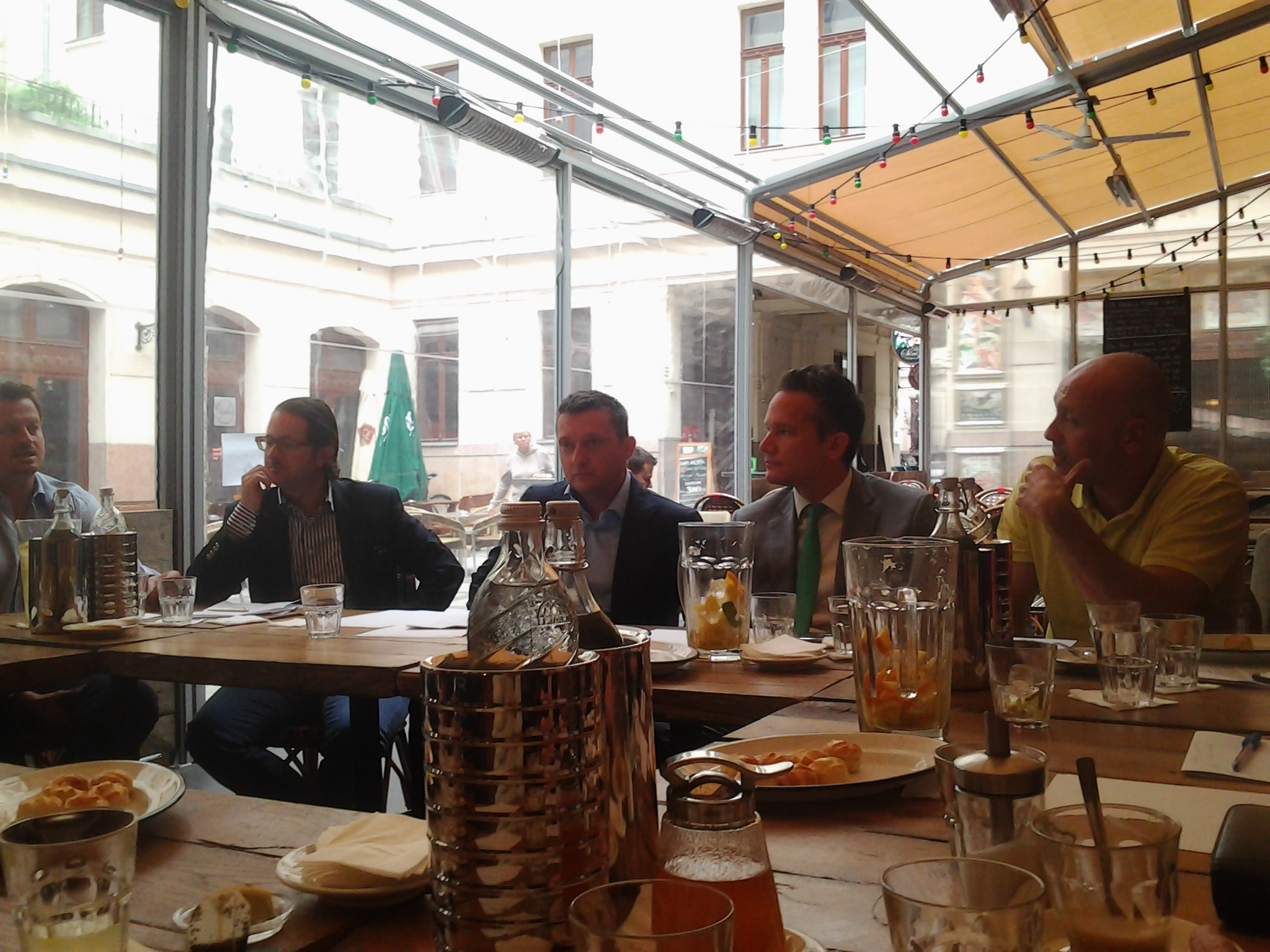 Rogán díjat vet ki a romkocsmákra, ők pedig örülnek neki