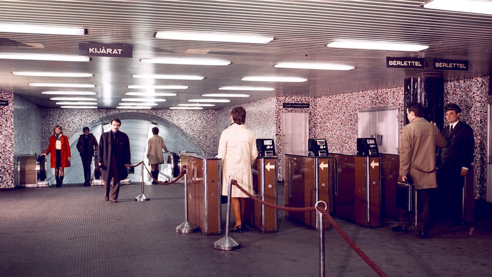 Illustration for article titled Mától teszteli a BKK a metró új beléptetőkapuit