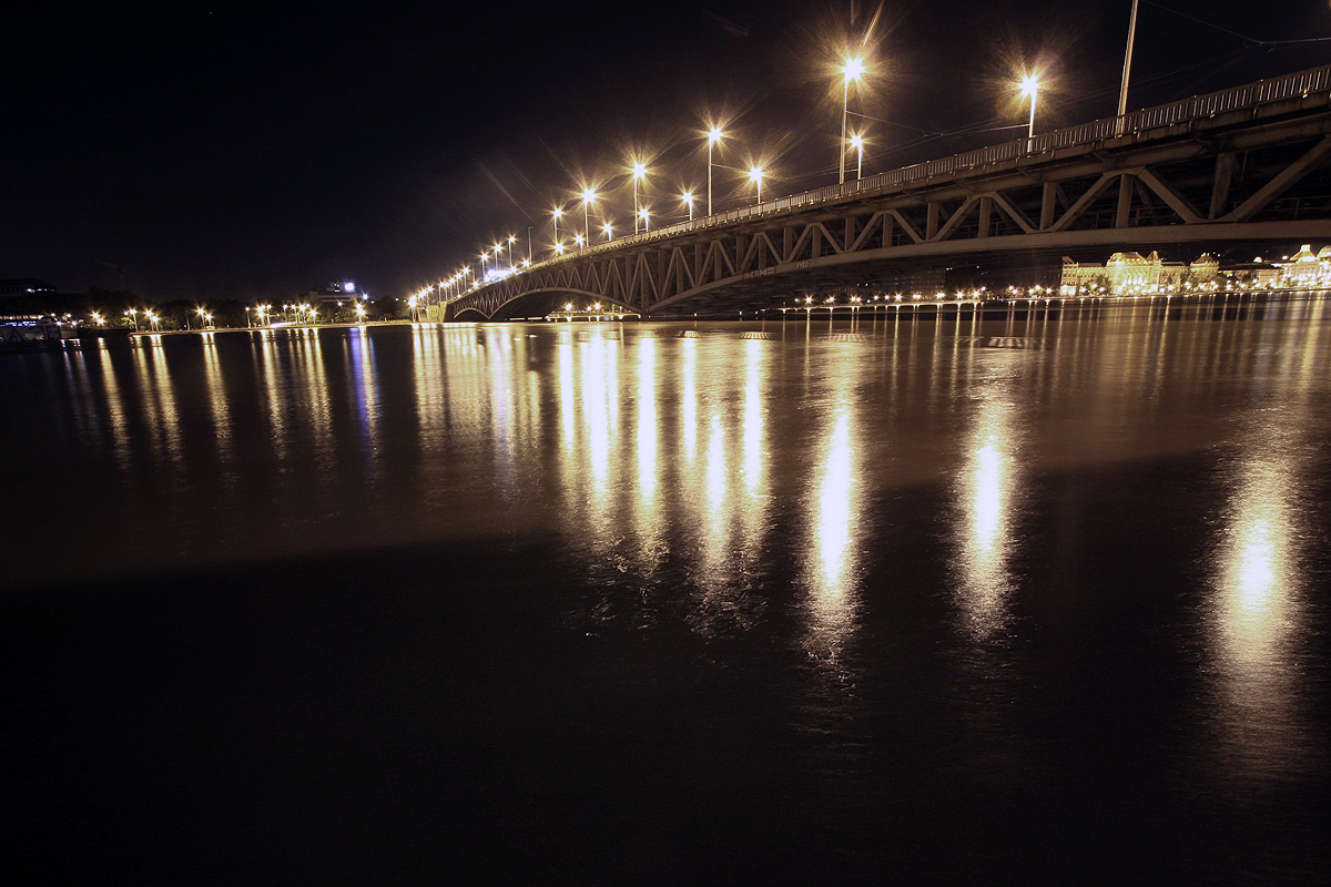 Illustration for article titled Így tetőzött a Duna Budapestnél