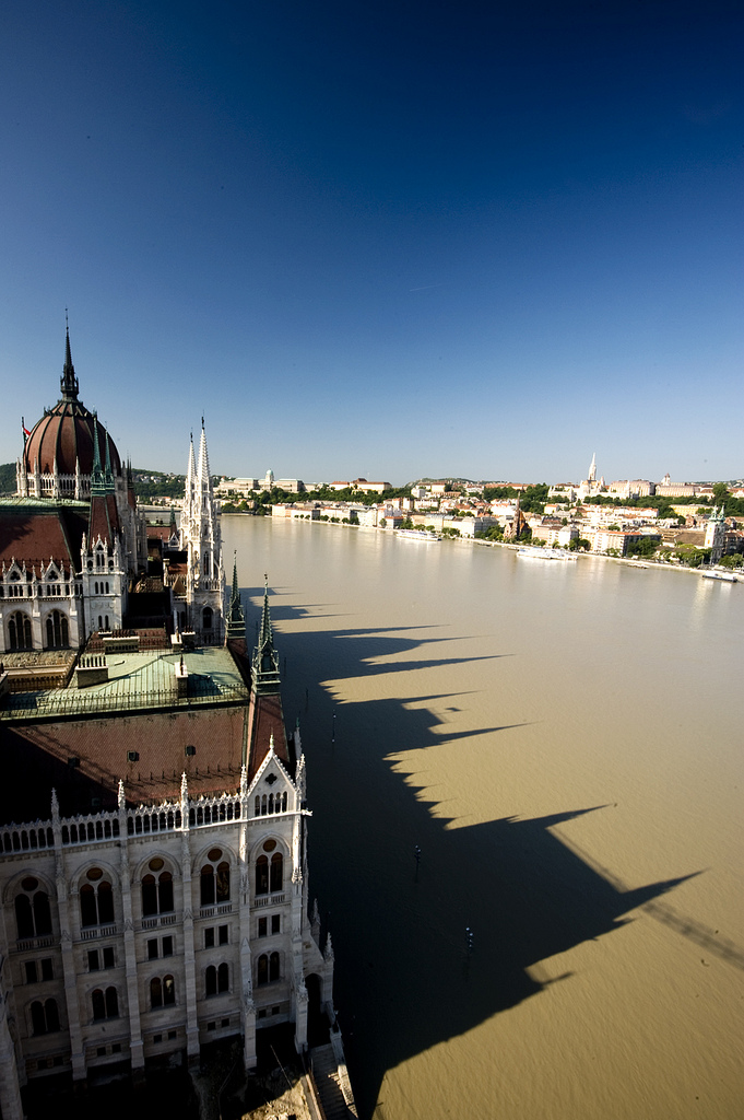 Illustration for article titled Tudjátok, mi lett a Kossuth téri betongödörből? Csónakázótó!
