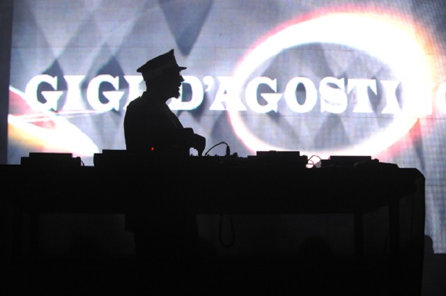 Nahát, Gigi D'Agostino seggfej volt Szegeden!