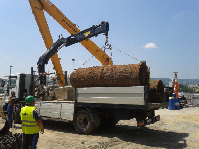 Illustration for article titled Már csak órái vannak hátra a Kossuth téri Kormány-tónak