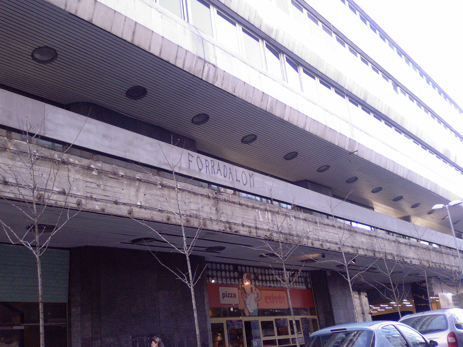 Mozgássérült gyerekek csak dupla áron használhatják a Délinél a vécét