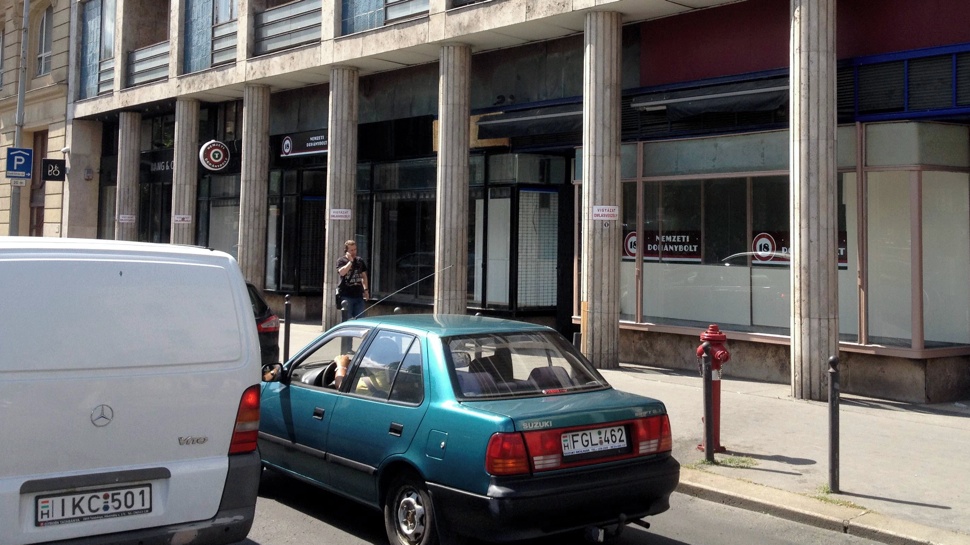 Máris lebukott Rogán haverjának trafikja