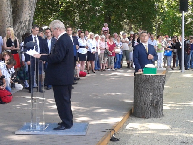 Orbán kimondta: “marhalepény” és máris megnyílt a szökőkút