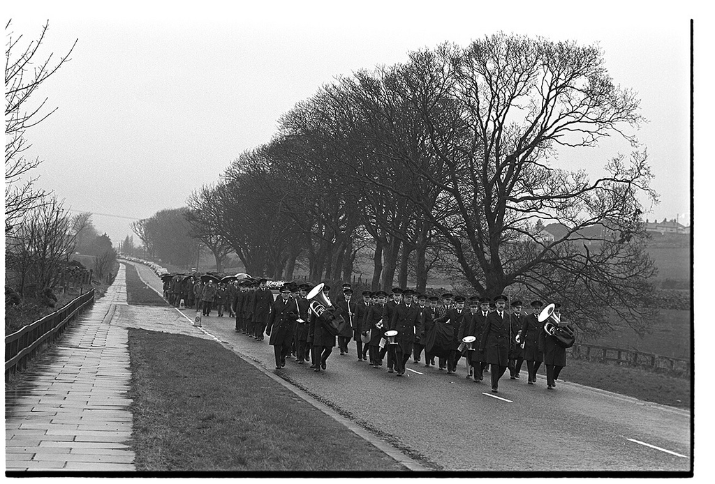 A temetés is rezsi lesz? Ti minek az árát rezsicsökkentenétek?