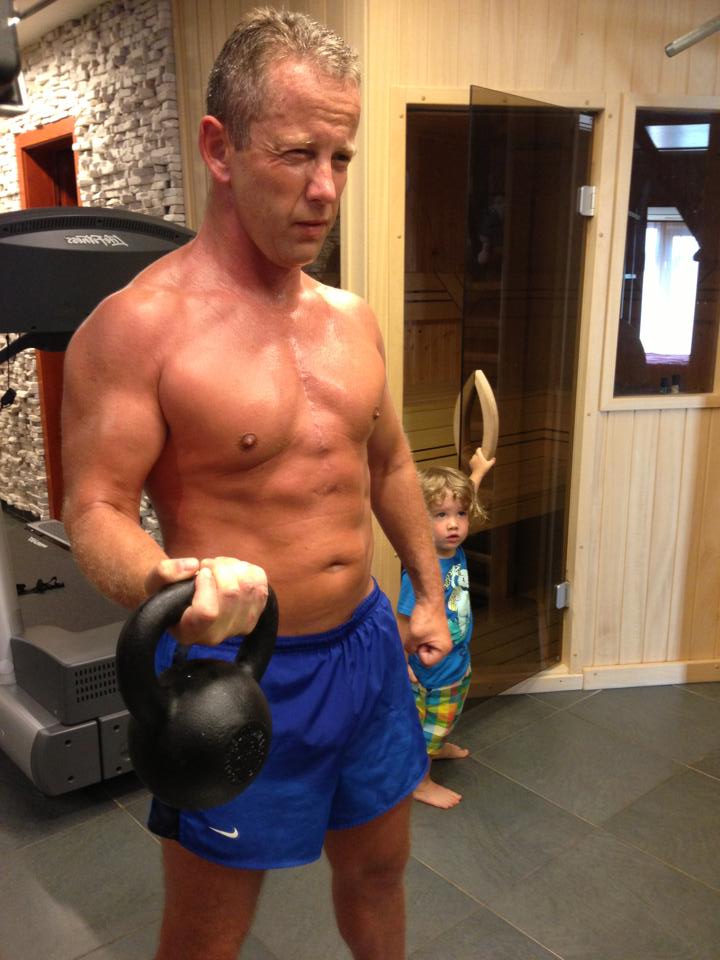 Illustration for article titled Kettlebell Dávid rövid tündöklése és csúfos bukása