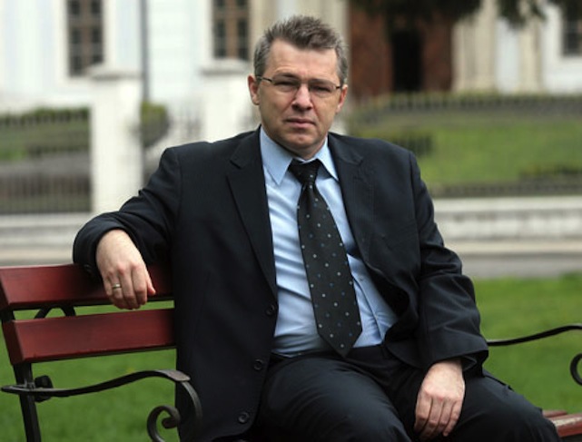 Az Idétlen időkig Hatvanban: legalább háromszor avatta fel az öltözőt a polgármester