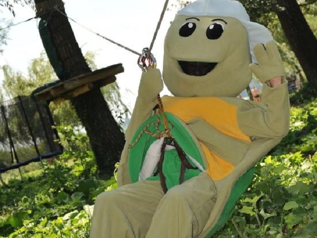 Illustration for article titled Ismeritek Bala Tonit? Los AnGyenes óta a legkeményebb cucc a Balatonon