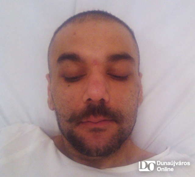 Mondd meg ki ez a férfi, mert ő maga sem tudja