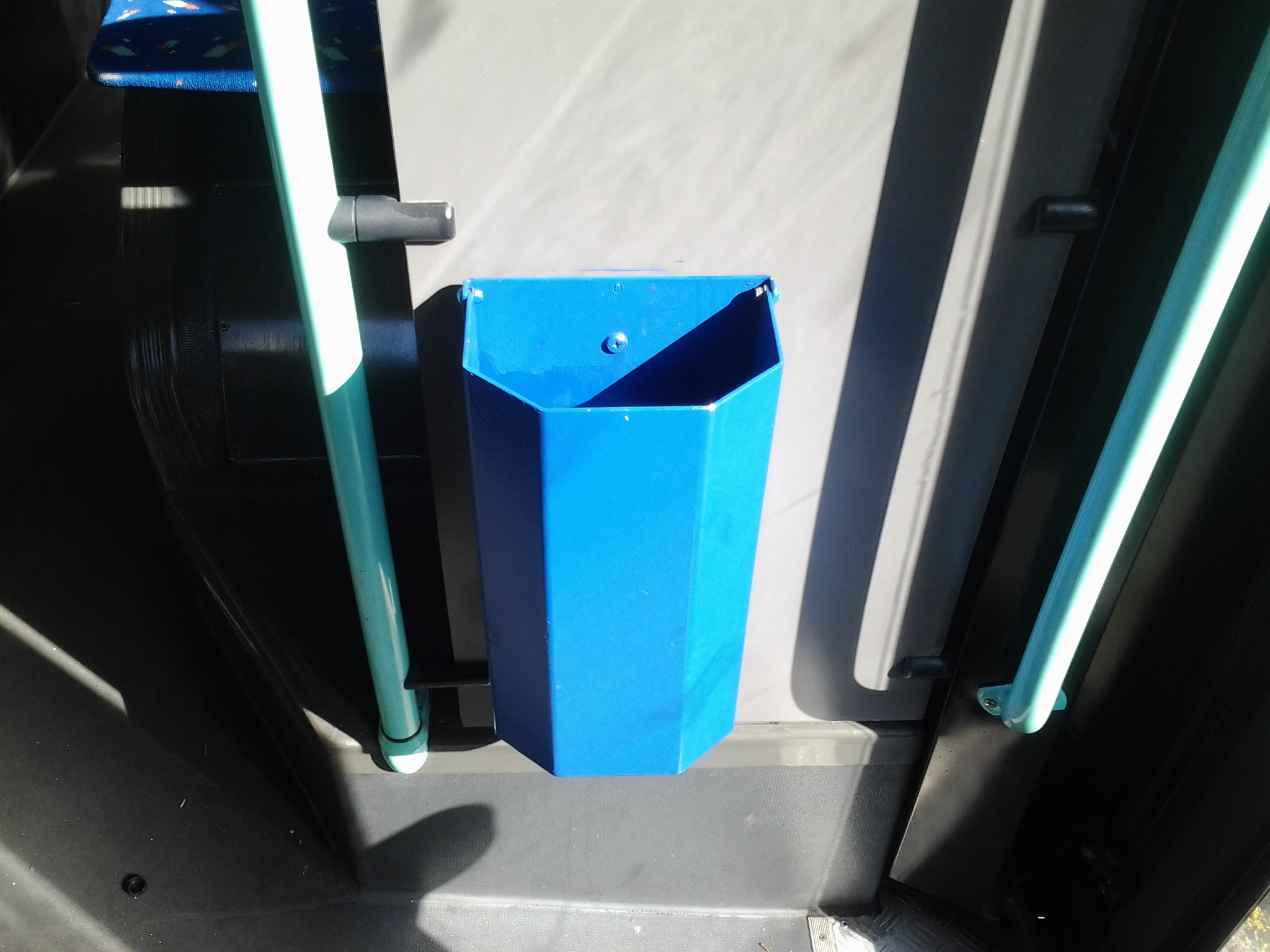 Illustration for article titled Kipróbáltuk a frissen érkezett Volvo-buszokat. Van egy-két furcsaság