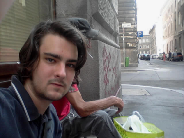 Illustration for article titled József szerint Elton John miatt van az egész! - Pride percről percre