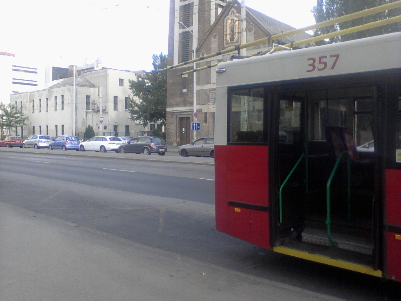 Illustration for article titled József szerint Elton John miatt van az egész! - Pride percről percre