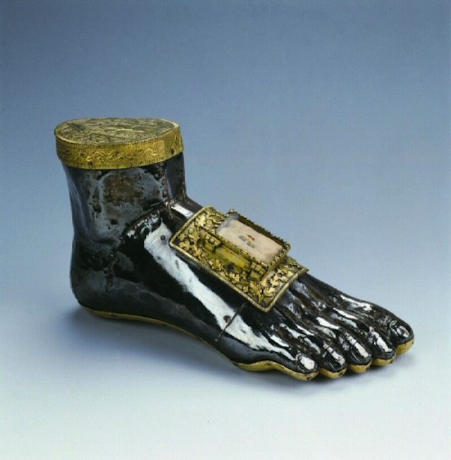 Illustration for article titled Ilyen egy 800 éves emberi nyelv - hátborzongatóan csodálatos ereklyék