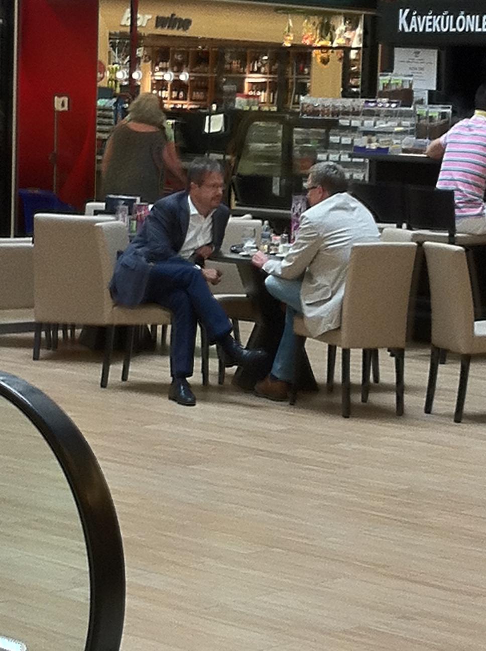 Így trécsel Matolcsy Borókaival egy bevásárlóközpontban