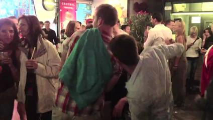 FRISSÍTVE! Itt nézheted meg a YouTube-ról törölt videót a táncoló Orbán-lányokkal