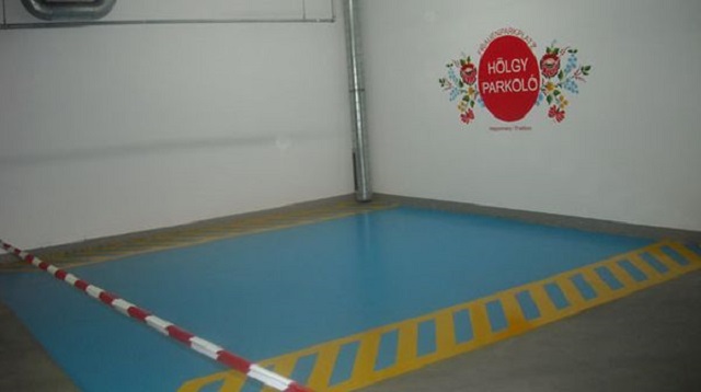 Szexista Man női parkolókat tervezett egy soproni mélygarázsba