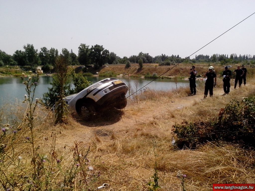Hé haver, kihúztuk a taxid egy bányatóból, minden oké?