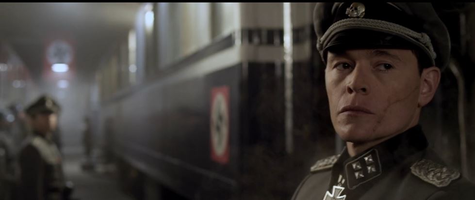 Illustration for article titled Uramisten, lelövik Horthy Miklóst!