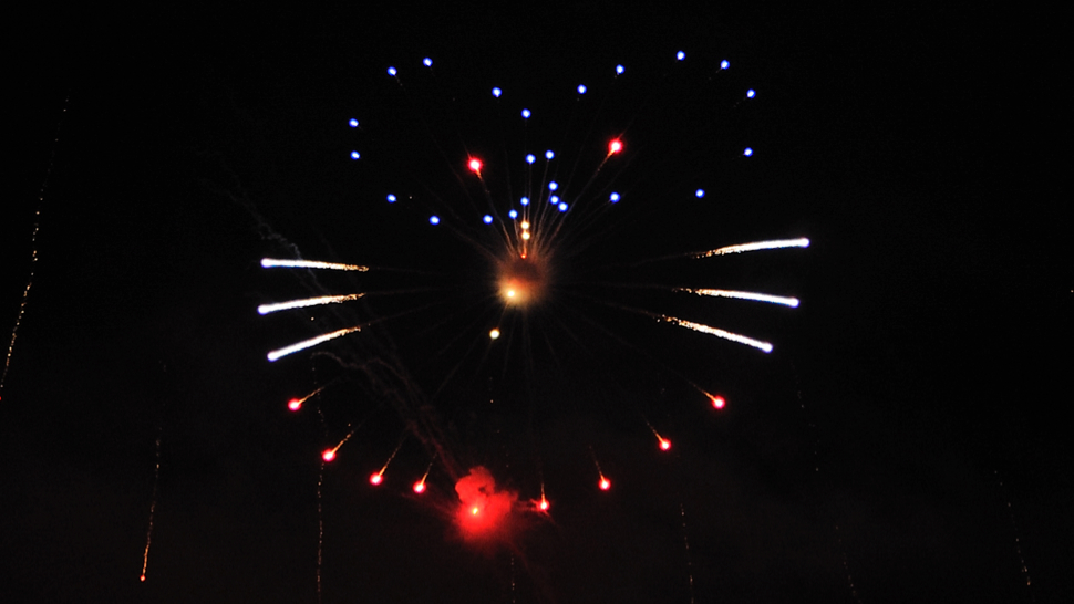 Illustration for article titled Cuki rajzfilmfigurás tűzijáték is lesz ma este?