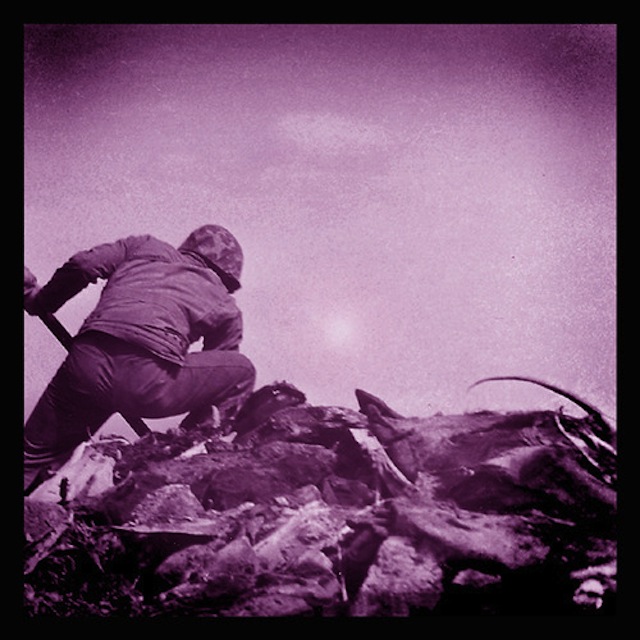 Illustration for article titled Ilyenek lennének a világ híres fényképei, ha mobillal készültek volna