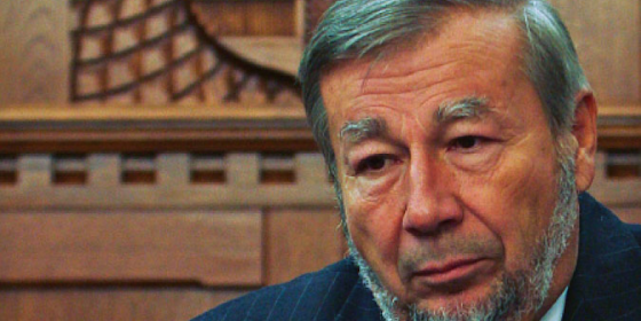 Illustration for article titled Lázár János máris tovább alakította az arcszőrzetét!