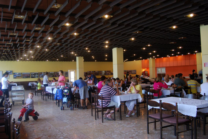 Negyvenen rosszul lettek Balatonon, a Hotel Lelle konyháját bezárták