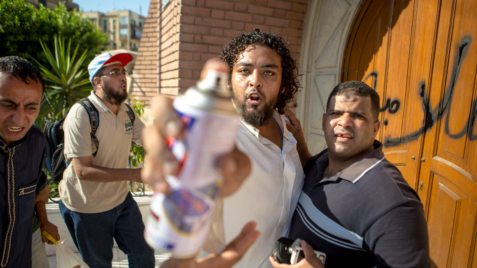 Így néz ki a pillanat, amikor rádtámad a Muszlim Testvériség