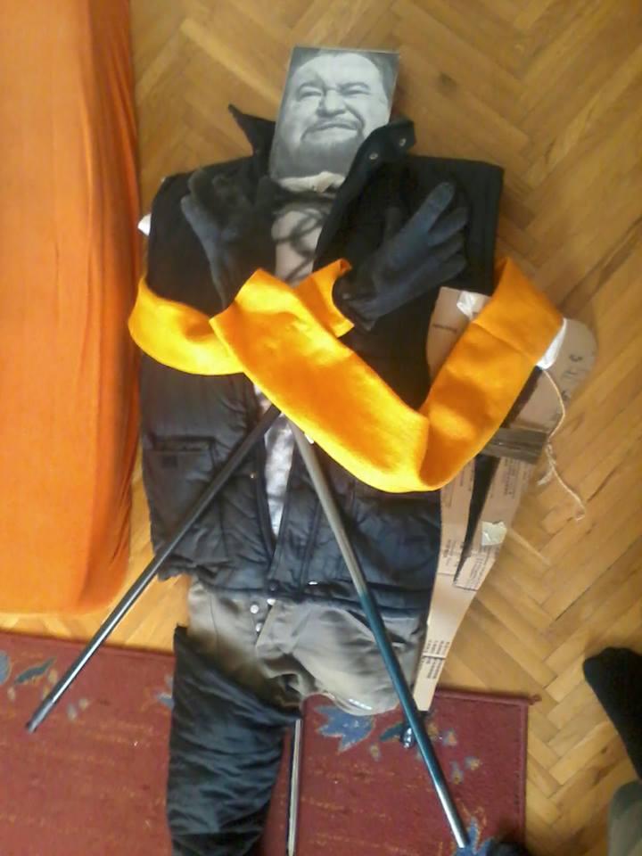 Illustration for article titled Országunk királya légy! Ez lesz ma a legjobb ünnepi program