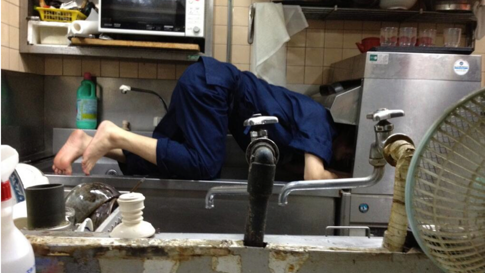 Illustration for article titled Ez a legújabb, tök értelmetlen japán fotózkodási őrület