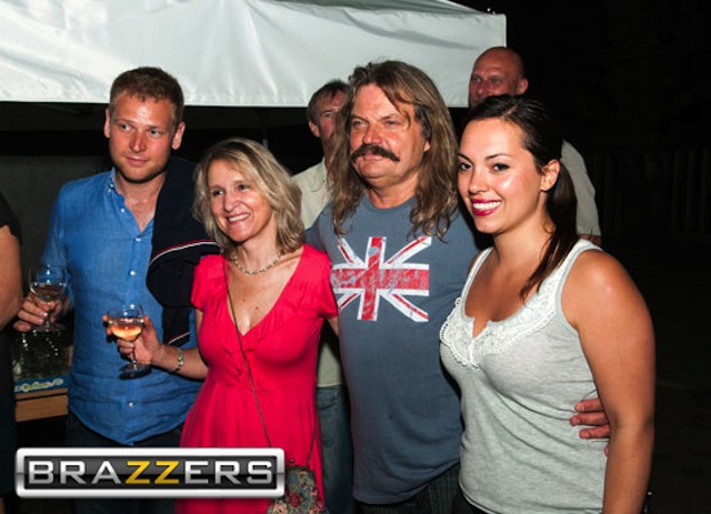 Illustration for article titled Egy kép Mándoki Lászlóról és Orbán Ráhelről, sok bajusszal