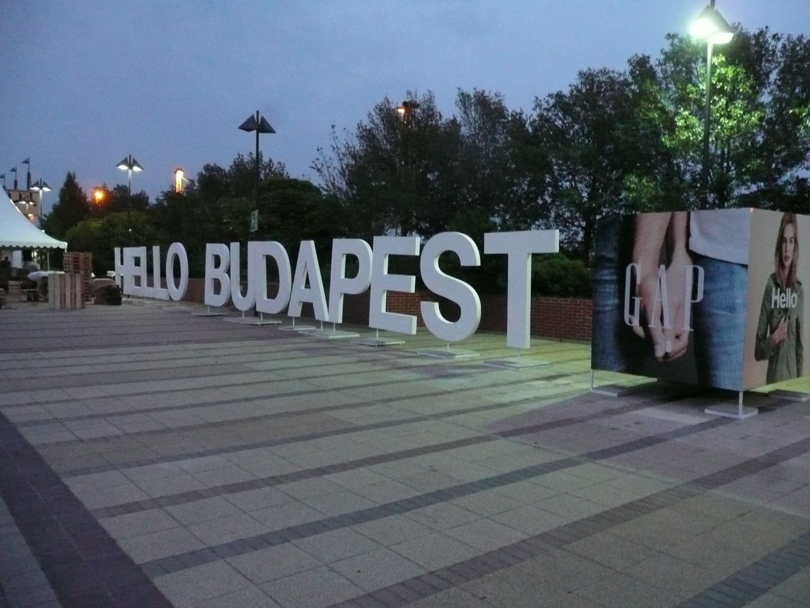 Plázába járni nem bűn, csak hatalmas csicskaság