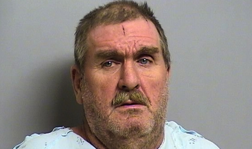 Elítélték a pöcegödörből fenekeket kukkoló pasit